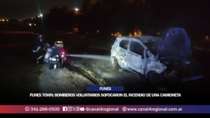 FUNES TOWN: BOMBEROS VOLUNTARIOS SOFOCARON EL INCENDIO DE UNA CAMIONETA