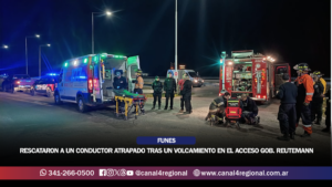 FUNES: RESCATARON A UN CONDUCTOR ATRAPADO TRAS UN VOLCAMIENTO EN EL ACCESO GOBERNADOR REUTEMANN